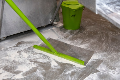 Vikan Emmer 5688 – 6 liter, functionele hygiëne-emmer met schenktuit